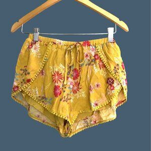 COTTON CANDY LA - YELLOW FLORAL SHORTS LIGHT WEIGHT SIZE SMALL